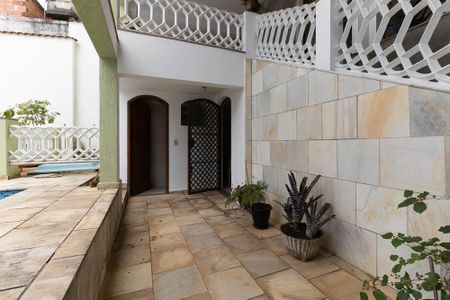 Casa à venda com 309m², 3 quartos e 4 vagas Casa à venda com 309m², 3 quartos e 4 vagasQuintal