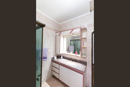 Casa à venda com 309m², 3 quartos e 4 vagas Casa à venda com 309m², 3 quartos e 4 vagasBanheiro Social