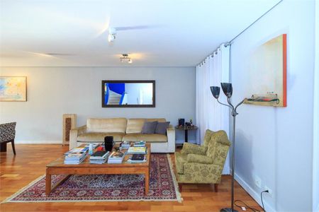 Casa à venda com 4 quartos, 369m² em Santo Amaro, São Paulo