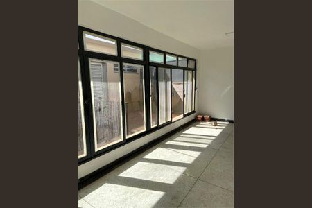 Casa à venda com 250m², 3 quartos e 2 vagas