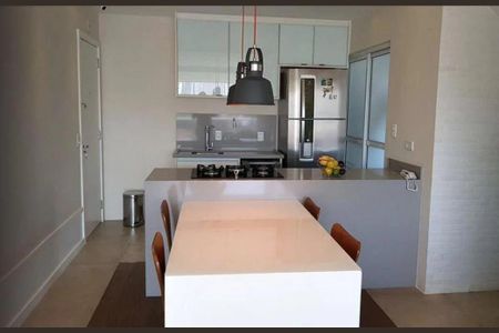 Apartamento à venda com 3 quartos, 167m² em Vila Ipojuca, São Paulo