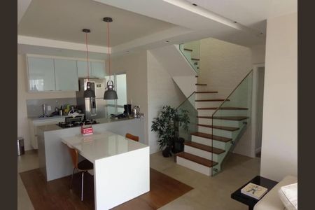 Apartamento à venda com 3 quartos, 167m² em Vila Ipojuca, São Paulo