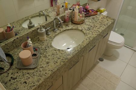 Apartamento à venda com 101m², 2 quartos e 2 vagasBanheiro Social