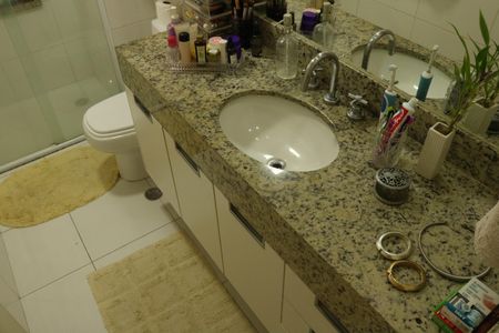 Apartamento à venda com 101m², 2 quartos e 2 vagasBanheiro da Suíte 2