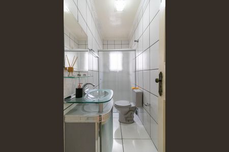 Casa à venda com 126m², 3 quartos e 2 vagas Casa à venda com 126m², 3 quartos e 2 vagasBanheiro