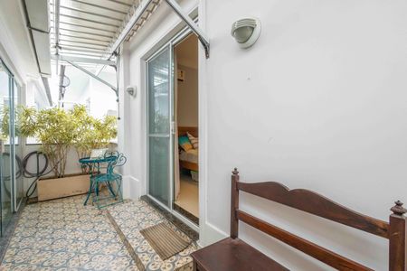 Casa de condomínio à venda com 354m², 4 quartos e 4 vagas Casa de condomínio à venda com 354m², 4 quartos e 4 vagasVaranda do Quarto