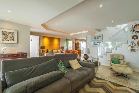 Sala de casa de condomínio à venda com 4 quartos, 354m² em Recreio dos Bandeirantes, Rio de Janeiro