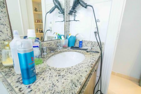 Casa de condomínio à venda com 354m², 4 quartos e 4 vagas Casa de condomínio à venda com 354m², 4 quartos e 4 vagasBanheiro da Suíte 3