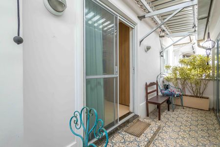 Casa de condomínio à venda com 354m², 4 quartos e 4 vagas Casa de condomínio à venda com 354m², 4 quartos e 4 vagasVaranda do Quarto