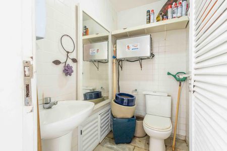 Casa de condomínio à venda com 354m², 4 quartos e 4 vagas Casa de condomínio à venda com 354m², 4 quartos e 4 vagasÁrea externa