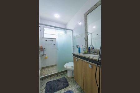 Casa de condomínio à venda com 354m², 4 quartos e 4 vagas Casa de condomínio à venda com 354m², 4 quartos e 4 vagasBanheiro da Suíte 3