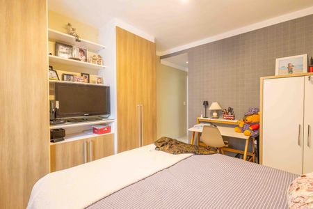 Casa de condomínio à venda com 354m², 4 quartos e 4 vagas Casa de condomínio à venda com 354m², 4 quartos e 4 vagasSuíte 2