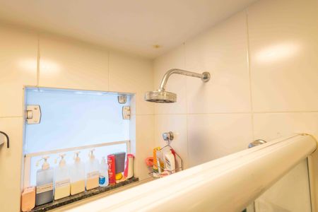 Casa de condomínio à venda com 354m², 4 quartos e 4 vagas Casa de condomínio à venda com 354m², 4 quartos e 4 vagasBanheiro 1 da Suíte 1