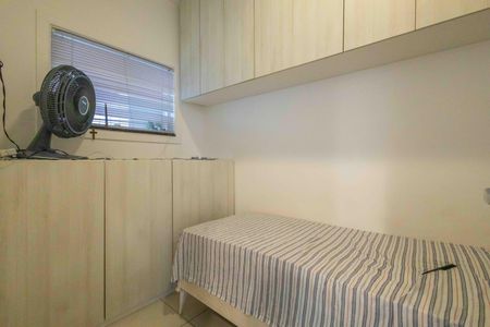 Casa de condomínio à venda com 354m², 4 quartos e 4 vagas Casa de condomínio à venda com 354m², 4 quartos e 4 vagasQuarto de serviço