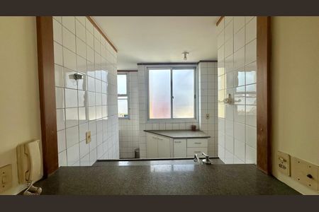 Apartamento à venda com 120m², 2 quartos e 2 vagas Apartamento à venda com 120m², 2 quartos e 2 vagasCozinha