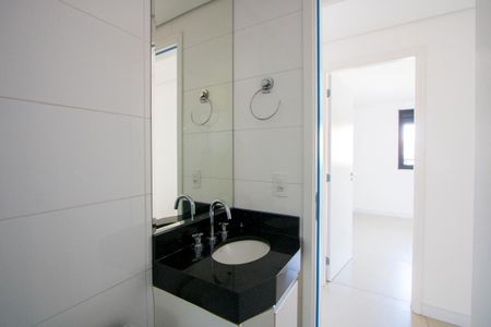 Apartamento à venda com 90m², 3 quartos e 2 vagas Apartamento à venda com 90m², 3 quartos e 2 vagasBanheiro social