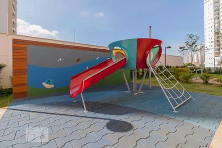 Apartamento à venda com 82m², 3 quartos e 2 vagas Apartamento à venda com 82m², 3 quartos e 2 vagasPlayground