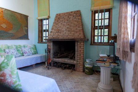 Casa de condomínio à venda com 326m², 5 quartos e 5 vagasSala