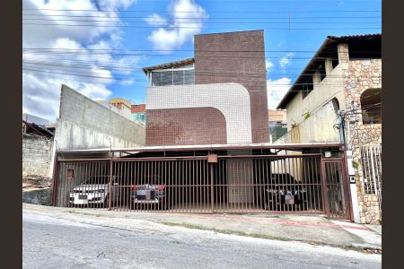 Apartamento para alugar com 125m², 3 quartos e 1 vaga Apartamento para alugar com 125m², 3 quartos e 1 vagaFachada