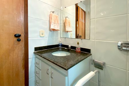 Apartamento à venda com 100m², 3 quartos e 2 vagas Apartamento à venda com 100m², 3 quartos e 2 vagasBanheiro