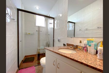 Apartamento à venda com 100m², 3 quartos e 2 vagas Apartamento à venda com 100m², 3 quartos e 2 vagasBanheiro da Suíte