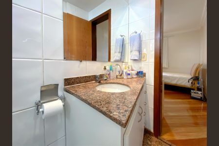 Apartamento à venda com 100m², 3 quartos e 2 vagas Apartamento à venda com 100m², 3 quartos e 2 vagasBanheiro da Suíte