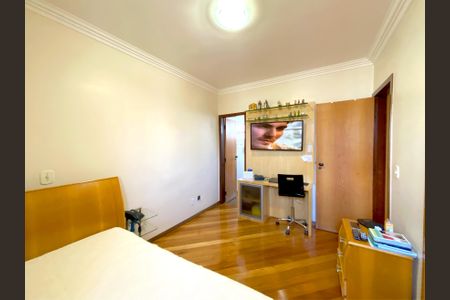 Apartamento à venda com 100m², 3 quartos e 2 vagas Apartamento à venda com 100m², 3 quartos e 2 vagasSuíte