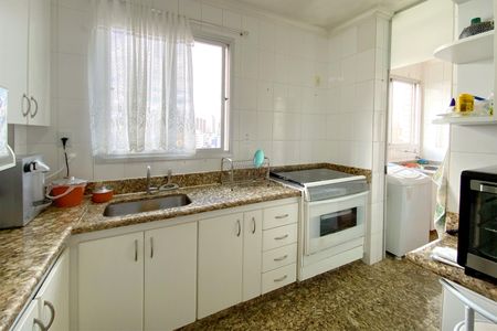 Apartamento à venda com 100m², 3 quartos e 2 vagas Apartamento à venda com 100m², 3 quartos e 2 vagasCozinha