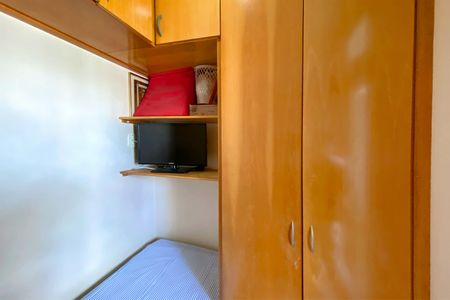 Apartamento à venda com 100m², 3 quartos e 2 vagas Apartamento à venda com 100m², 3 quartos e 2 vagasQuarto de Serviço