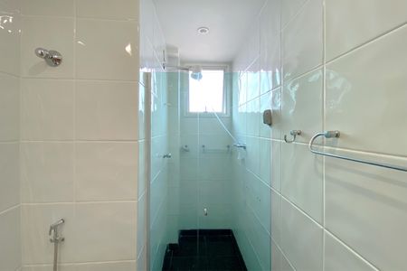 Apartamento à venda com 100m², 3 quartos e 2 vagas Apartamento à venda com 100m², 3 quartos e 2 vagasBanheiro