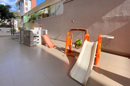Apartamento à venda com 100m², 3 quartos e 2 vagas Apartamento à venda com 100m², 3 quartos e 2 vagasÁrea comum - Playground