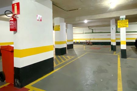 Apartamento à venda com 100m², 3 quartos e 2 vagas Apartamento à venda com 100m², 3 quartos e 2 vagasVagas