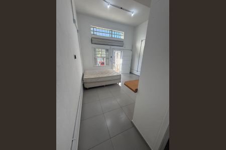 Casa para alugar com 1 quarto, 25m² em São João, Porto Alegre