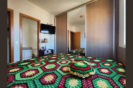 Apartamento à venda com 69m², 3 quartos e 2 vagas Apartamento à venda com 69m², 3 quartos e 2 vagasSuíte