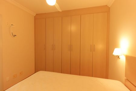 Apartamento à venda com 72m², 3 quartos e 2 vagas Apartamento à venda com 72m², 3 quartos e 2 vagasSuíte