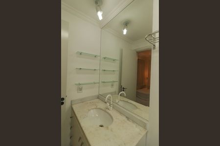 Apartamento à venda com 72m², 3 quartos e 2 vagas Apartamento à venda com 72m², 3 quartos e 2 vagasBanheiro da Suíte