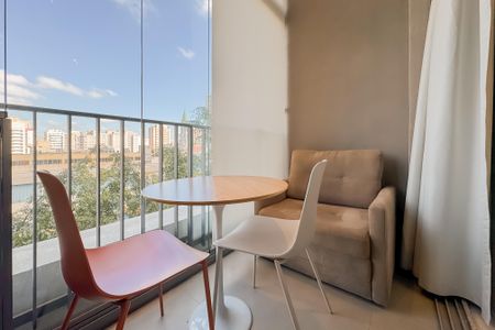 Apartamento à venda com 25m², 1 quarto e sem vaga Apartamento à venda com 25m², 1 quarto e sem vagaVaranda