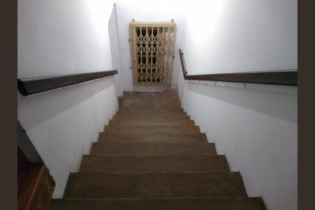 Escada de casa à venda com 4 quartos, 200m² em Jardim Sabará, Porto Alegre