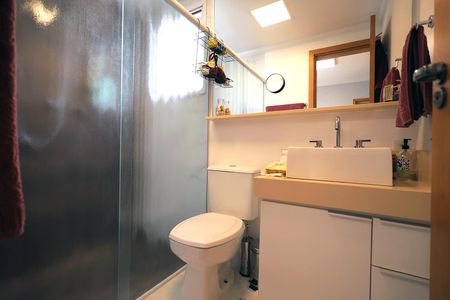 Apartamento à venda com 129m², 3 quartos e 2 vagas Apartamento à venda com 129m², 3 quartos e 2 vagasBanheiro da Suíte 1