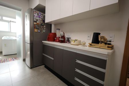 Apartamento à venda com 129m², 3 quartos e 2 vagas Apartamento à venda com 129m², 3 quartos e 2 vagasCozinha