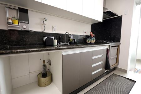 Apartamento à venda com 129m², 3 quartos e 2 vagas Apartamento à venda com 129m², 3 quartos e 2 vagasCozinha