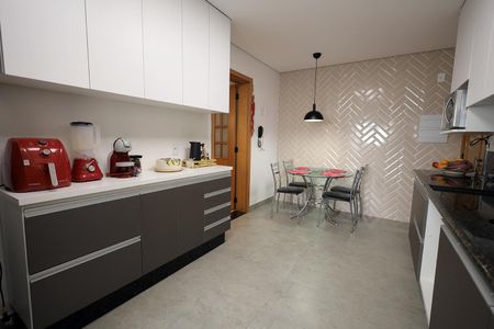 Apartamento à venda com 129m², 3 quartos e 2 vagas Apartamento à venda com 129m², 3 quartos e 2 vagasCozinha