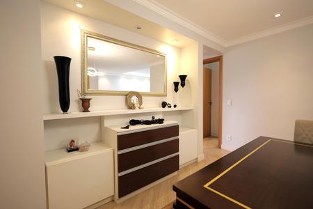 Apartamento à venda com 129m², 3 quartos e 2 vagas Apartamento à venda com 129m², 3 quartos e 2 vagasSala de Jantar