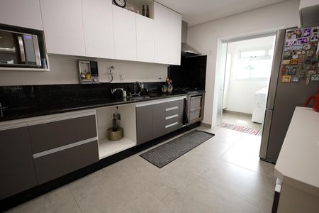 Apartamento à venda com 129m², 3 quartos e 2 vagas Apartamento à venda com 129m², 3 quartos e 2 vagasCozinha