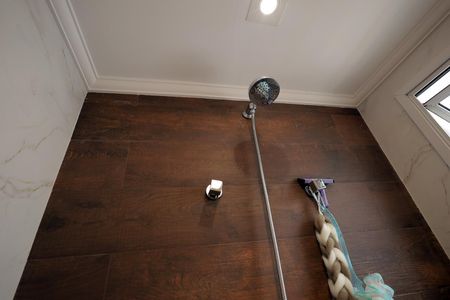 Apartamento à venda com 129m², 3 quartos e 2 vagas Apartamento à venda com 129m², 3 quartos e 2 vagasBanheiro da Suíte 1