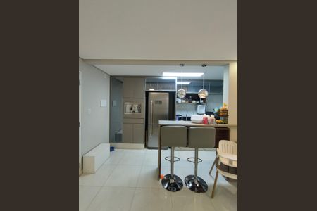 Apartamento à venda com 90m², 2 quartos e 2 vagasCozinha 