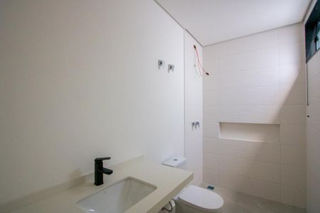 Casa à venda com 229m², 3 quartos e 3 vagasBanheiro do quarto 2