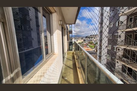 Apartamento à venda com 69m², 2 quartos e 1 vaga Apartamento à venda com 69m², 2 quartos e 1 vagaVaranda Sala