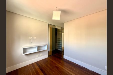 Apartamento à venda com 138m², 3 quartos e 2 vagas Apartamento à venda com 138m², 3 quartos e 2 vagasSuíte 1