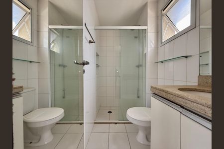 Apartamento à venda com 138m², 3 quartos e 2 vagas Apartamento à venda com 138m², 3 quartos e 2 vagasBanheiro Suíte 2